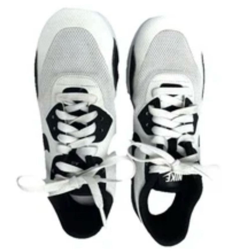 Nike Air Max Pro White & Black Ultra 2.0 Youth US SZ 5 Women's US SZ 6.5-7 READ